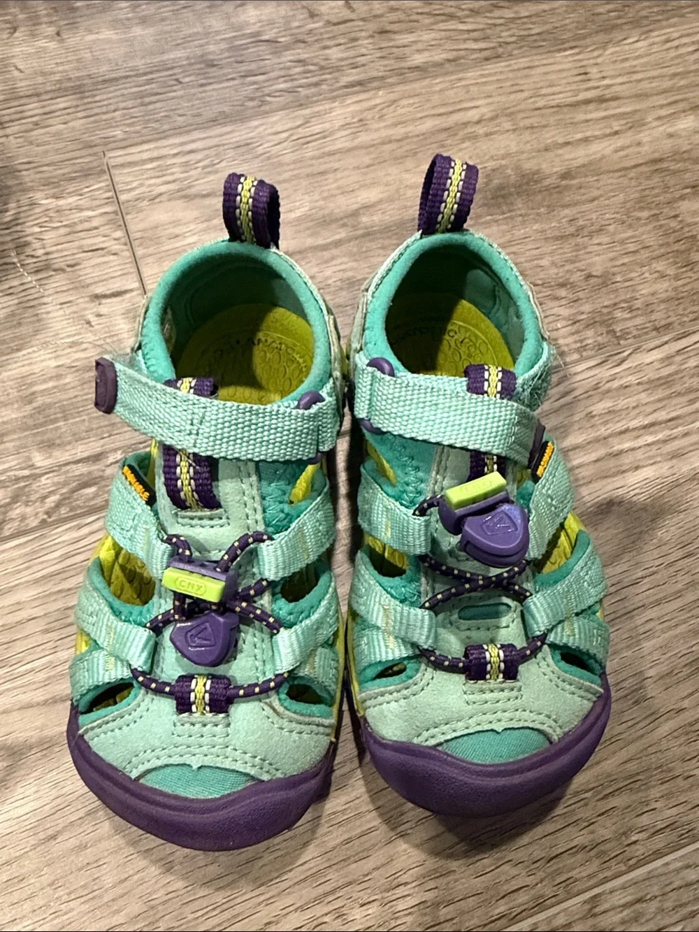 Girls Havana and Keen size 8